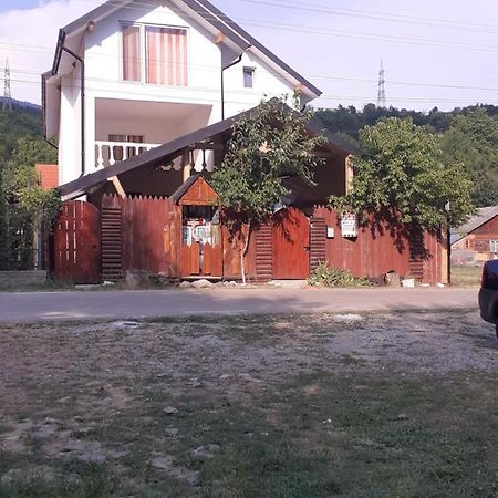 فندق Casa Denisa Vidraru Transfgarasan Căpăţîneni-Ungureni المظهر الخارجي الصورة